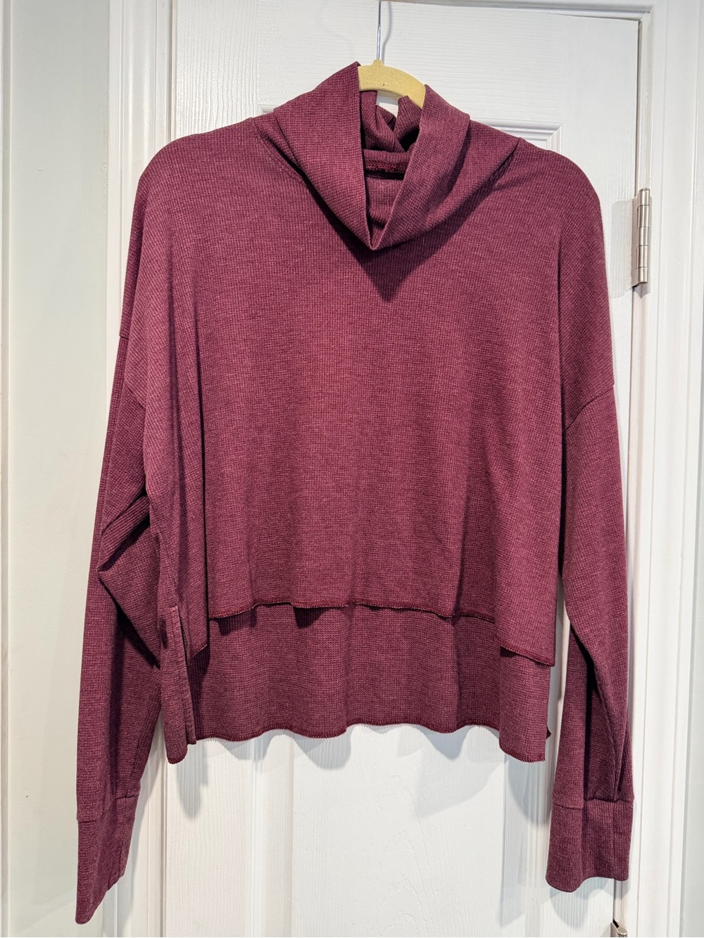 American Eagle Size M Burgundy Cowl Neck Hi Low Hem Long Sleeve Waffle Knit Top